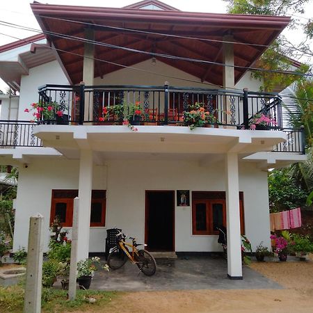 Villa Chaya Hikkaduwa Exteriör bild